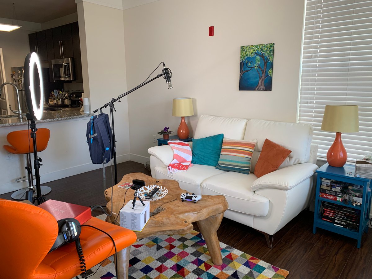 FindingTh3Beat's tweet photo. I'm trying to create my first YouTube video today! It took a bit of trial and error, but I think I have my desired setup. Now time to actually record! After my AC turns off...#VIDEOS #YouTube https://t.co/DGSBJMZ391