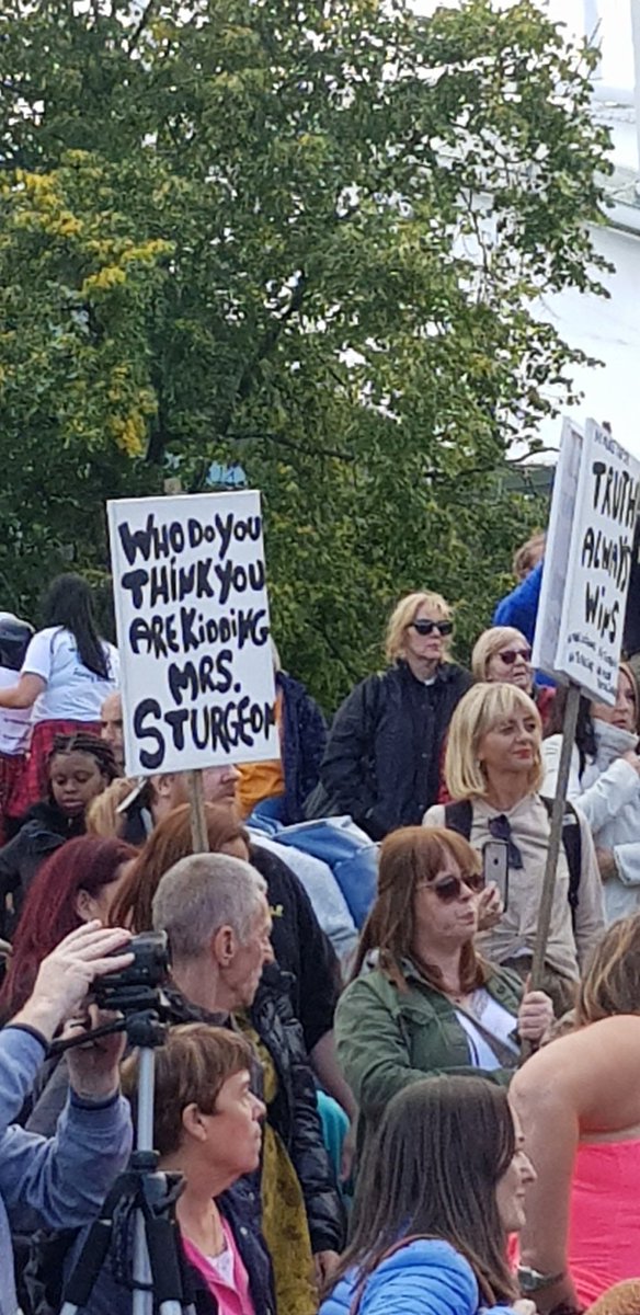 RealWayneReilly's tweet photo. #EdinburghProtest against #MandatoryMasks 
#MandatoryVaccines
#NoMoreLockDowns
#standup #Savingscotland 
@DundeeResists https://t.co/Ik8wZW4iPu