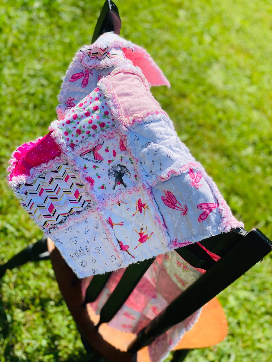 Donita_boutique's tweet photo. This sweet pink baby rag quilt is available in my shop right now!! Get it while it’s on a Labor Day Sale!!! 

https://t.co/38rJ6qQSXw

#etsyshop #ragquilt #babyblankets #babyquilt #labordaysale #shipsfast https://t.co/uZFTfCP4RT