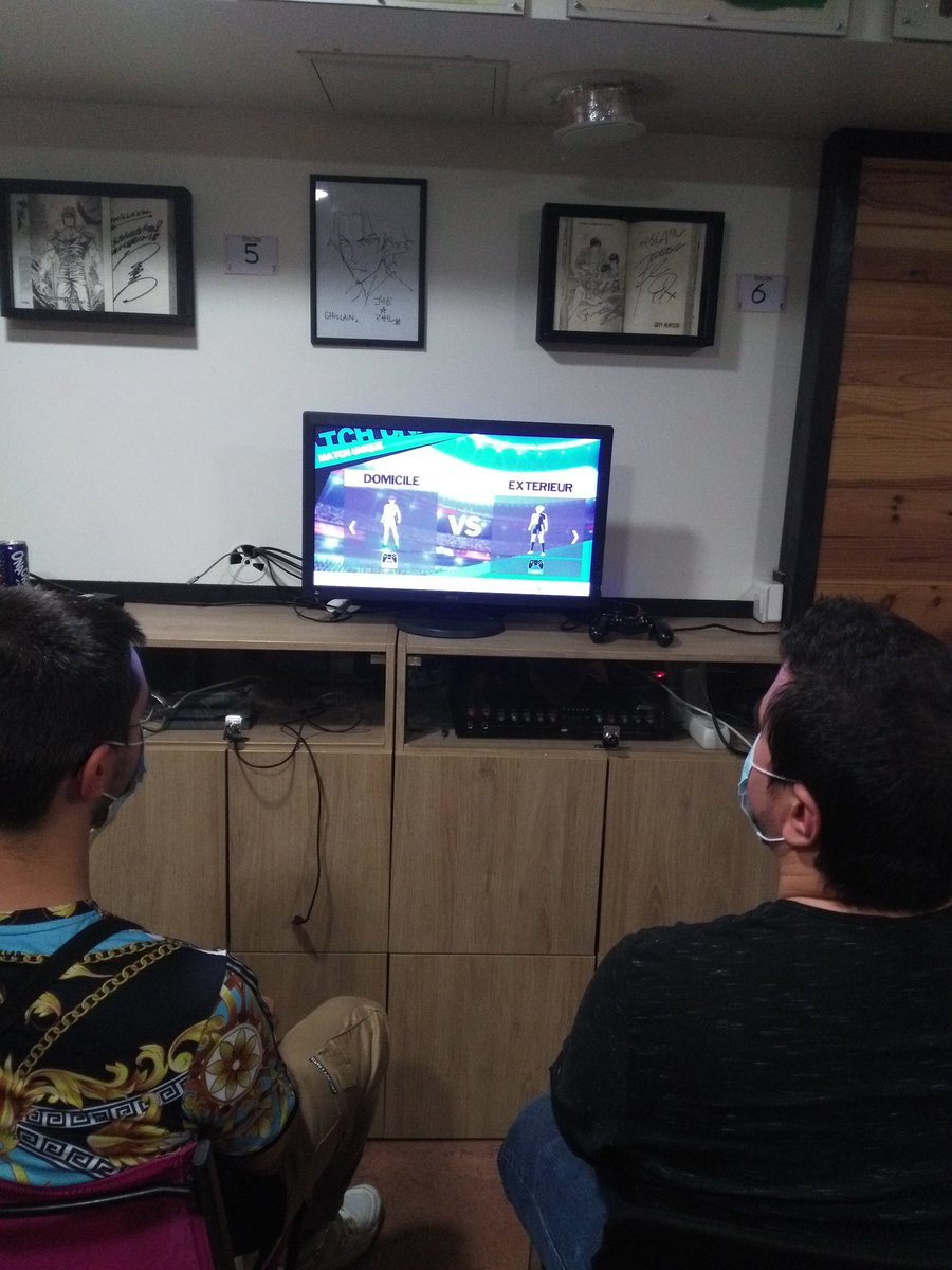 TeamFofoFM's tweet photo. Notre @Livai1525 national est en finale du tournoi #CaptainTsubasaRONC organisé à l' @ExtraLifeCafe, on lui souhaite bonne chance https://t.co/ajw1kUv2Iu