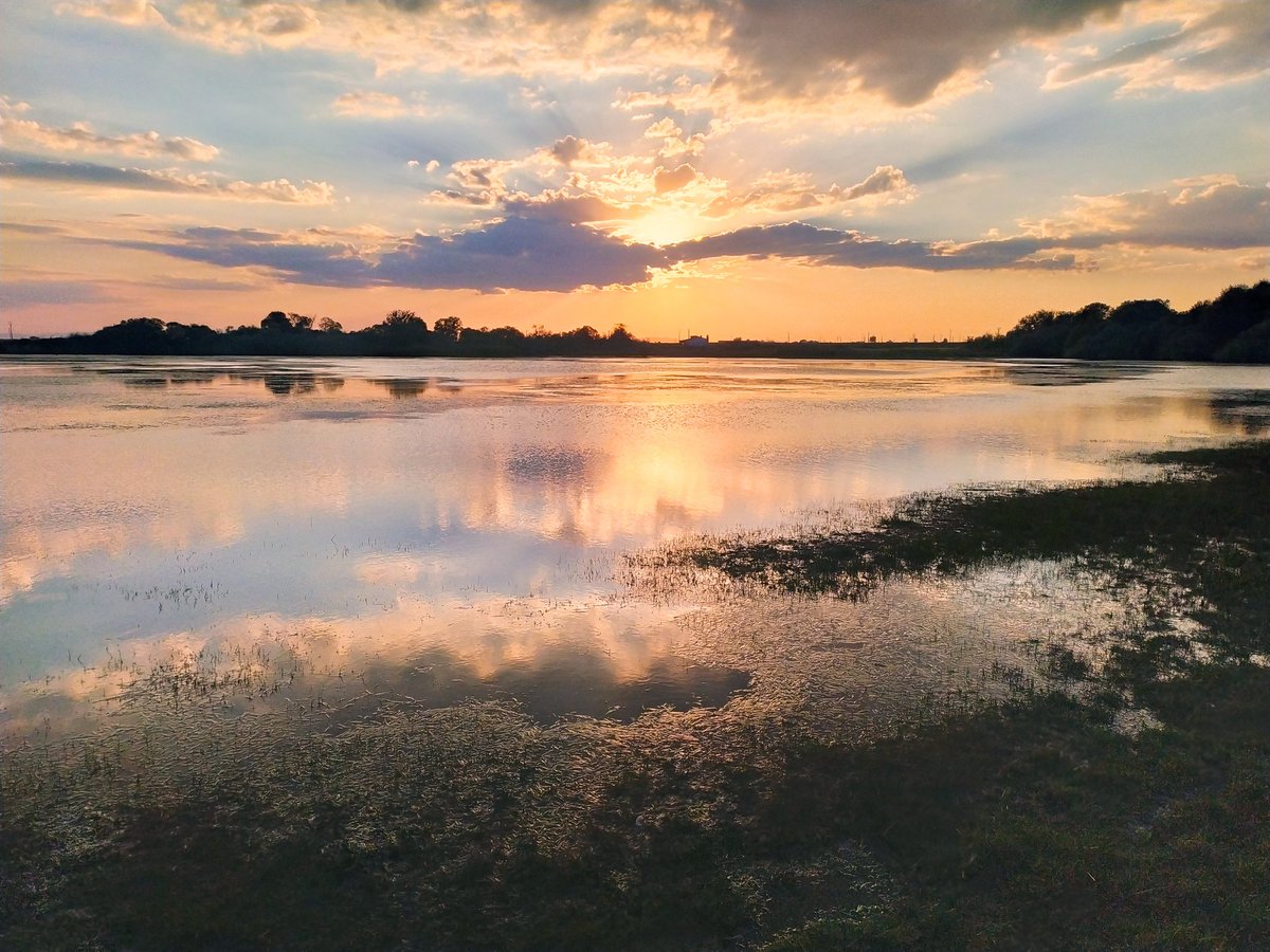 HBatracio's tweet photo. Uno de mis lugares favoritos del municipio de Chozas de Abajo.😍😍❤️🍀🌹🌹🌦️ #ChozasdeAbajo #ChozasdeArriba  #LagunaFuenteBlanca #León #PaísLlionés https://t.co/ZE2wNL1kwP