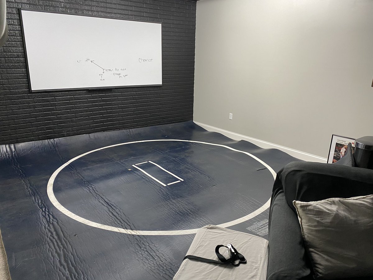 cruiser96's tweet image. Newly installed. 

#HomeMat
#AdditionalTraining

#InsideTieElbowBindHeadInsideSingleLegChaseTheAnkle

#HitIt