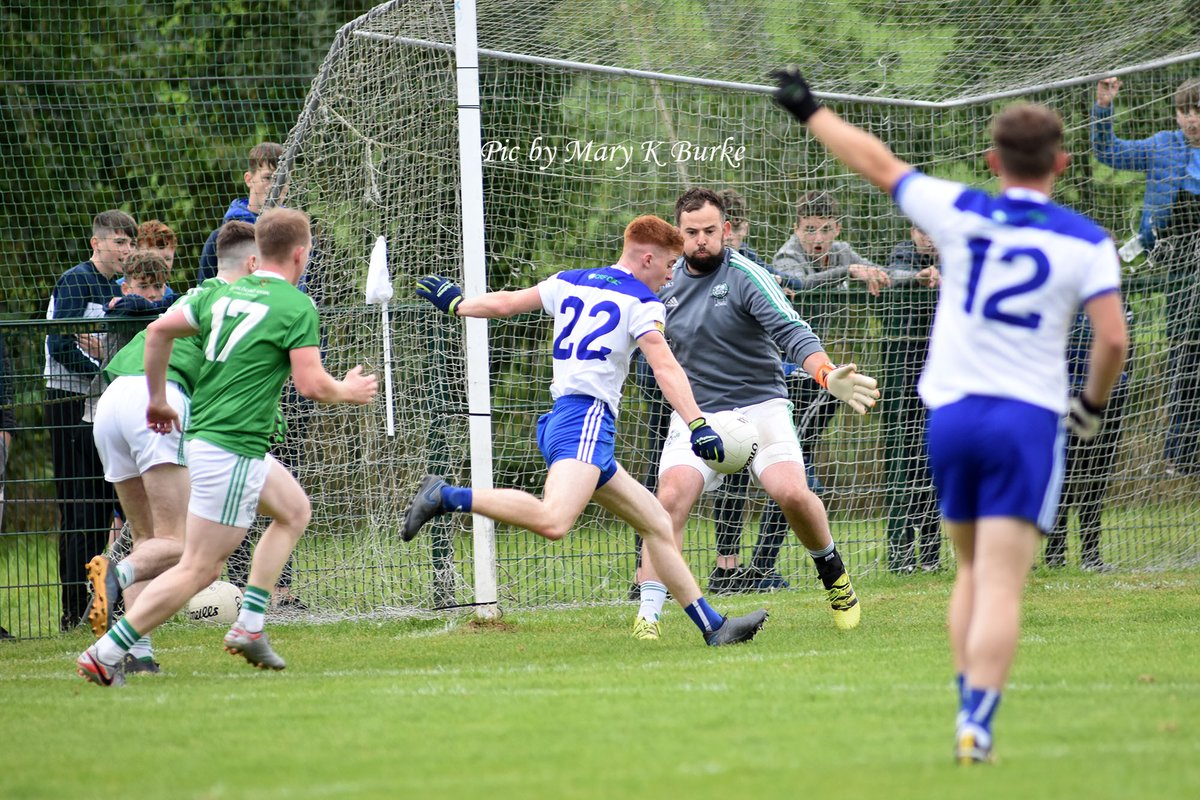 MKBurke1's tweet photo. I had to go and ask who the wee 22 was after the game.  I won't need to ask again. 
Oisin Mullan wins the day for @BallinderryGAC in the second period of extra time in the #DerrySFC and gets a pat on the head for his efforts. https://t.co/YGBzolOaTM