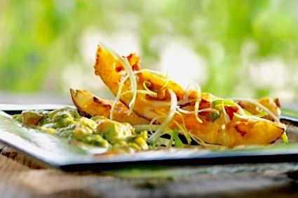 GGFPotatoes's tweet photo. Grilled Potato Skins! The perfect side-dish for your cookout. They're snack-able, easy to make,  and take only five minutes on the grill! Get the recipe here: https://t.co/PalX8Cs7De #NationalPotatoMonth #LaborDay #PotatoMonth #LaborDayRecipes https://t.co/JEuCSyxRHq