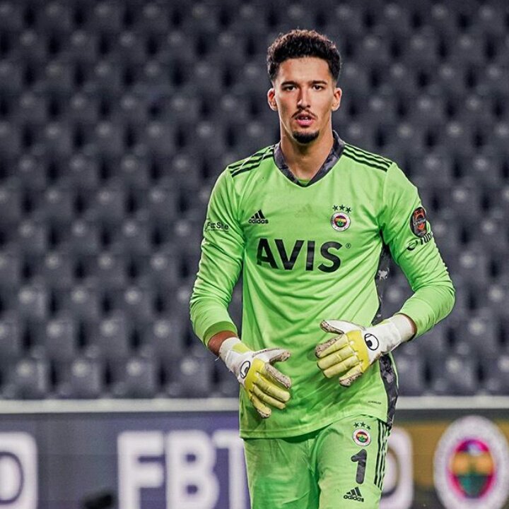 FenerbahceTP's tweet photo. Mücadeleden kareler! 💪🏻 https://t.co/Lt4KNrUQDE