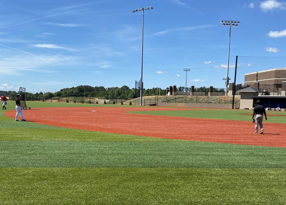 diamondbballtn's tweet photo. Our 15U Showcase team working on this gorgeous day! @BigRedCoach2 @Coach_Turpin @LakewayLions #diamondshowcase https://t.co/Wul6IMzX20