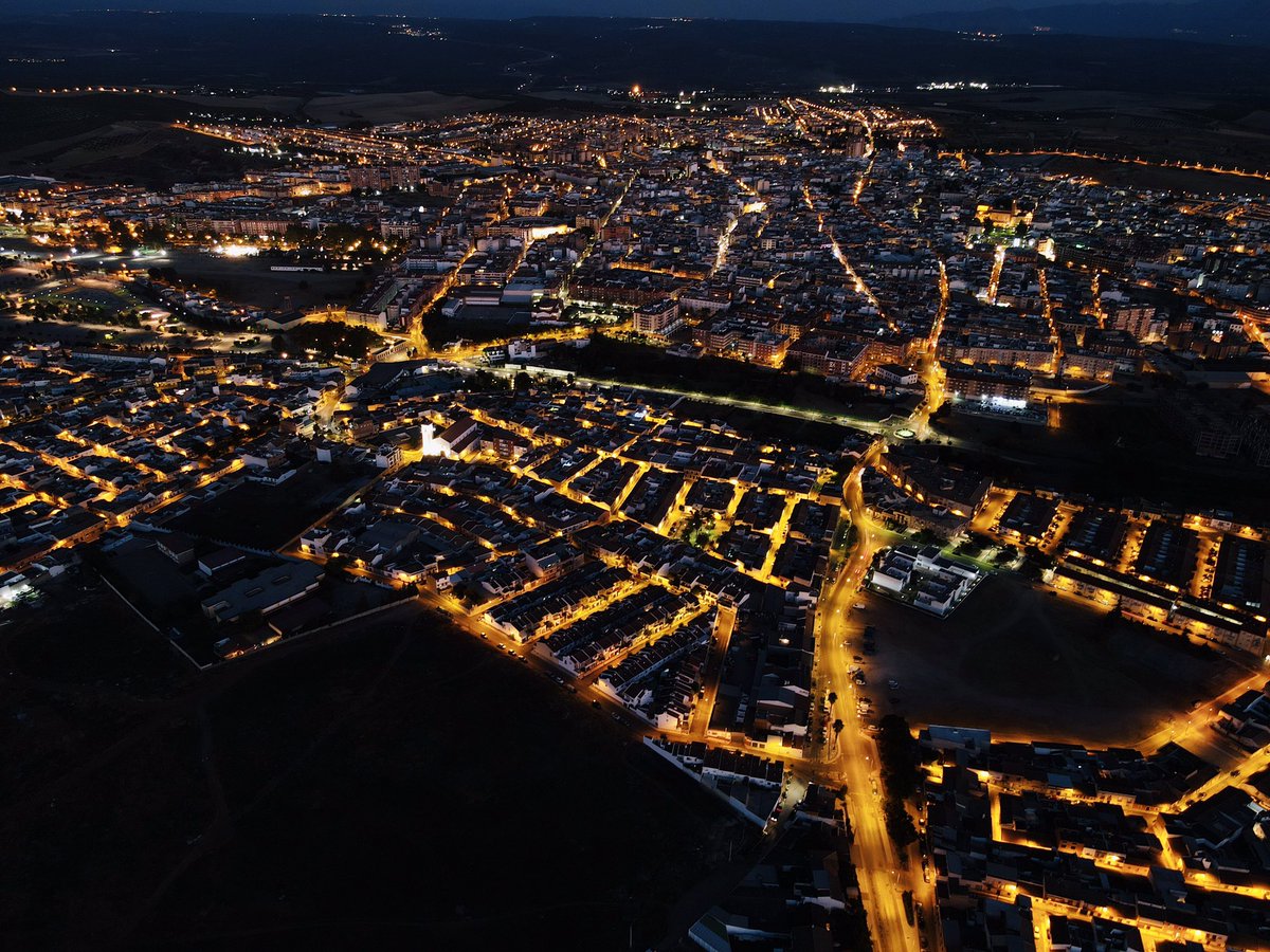 alvarobruque's tweet image. Linares al anochecer 🚁📸