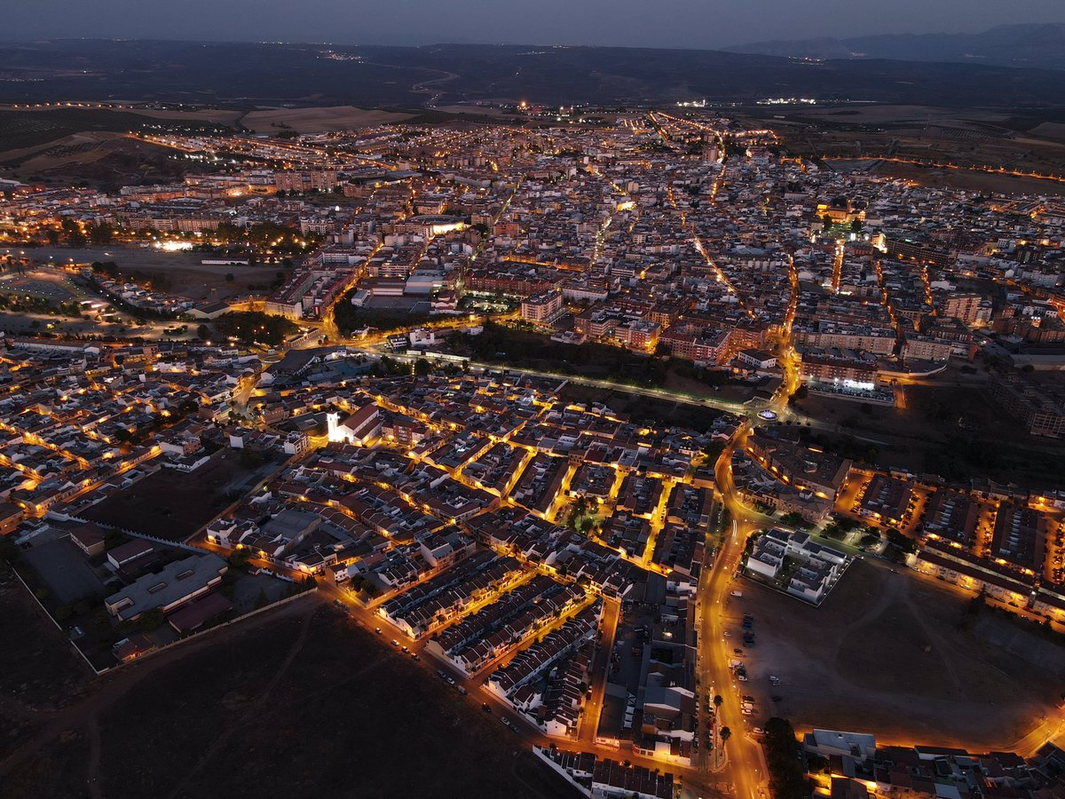alvarobruque's tweet image. Linares al anochecer 🚁📸