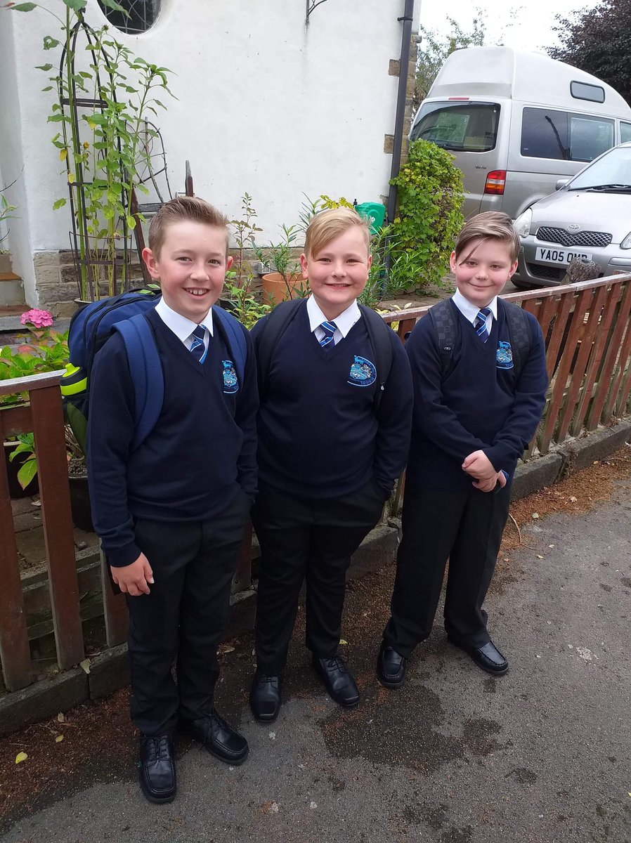 CharlieRikki10's tweet photo. Fantastic first day induction @TitusSaltSchool. Good luck in year 7 boys!  #BackToSchool2020 https://t.co/F0JpErD5M9