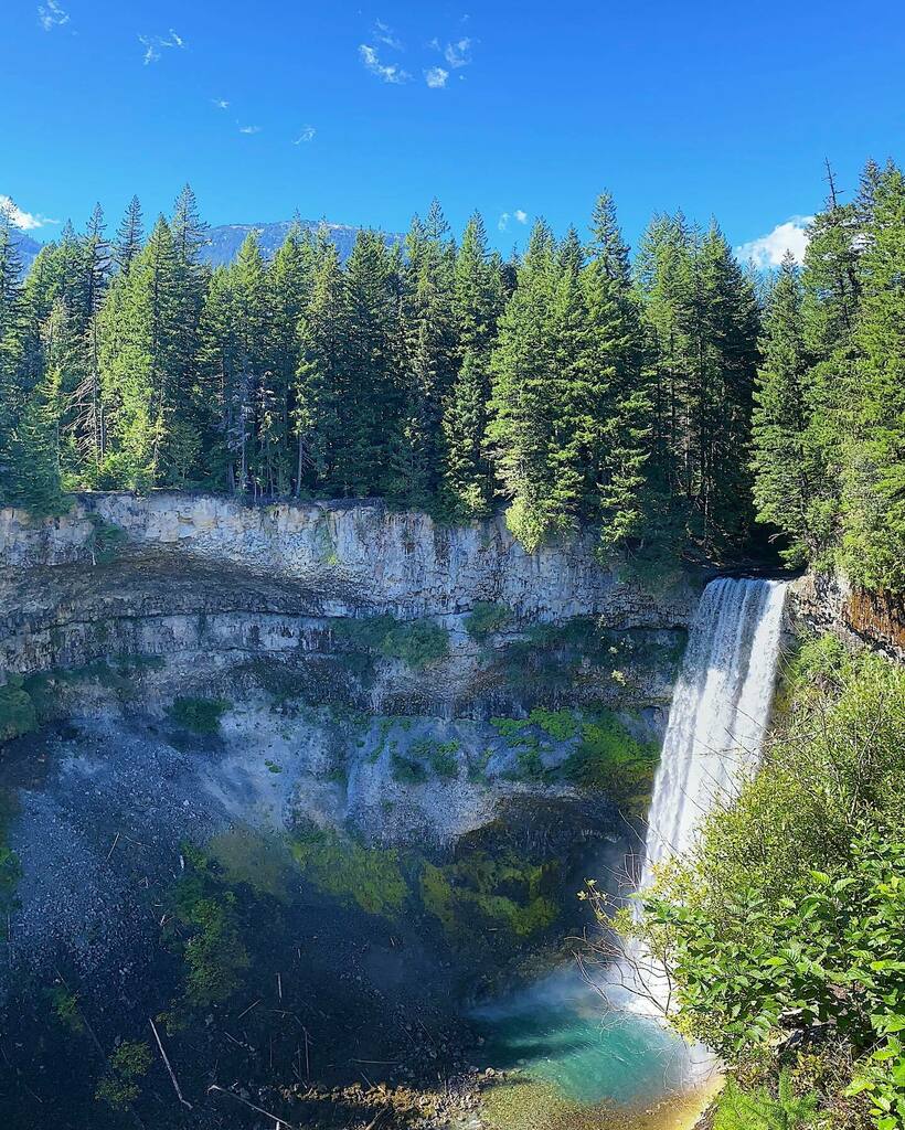tee_ello's tweet photo. collecting waterfalls 💕 https://t.co/Mc2uzsTLeH https://t.co/wFR5VVkE52