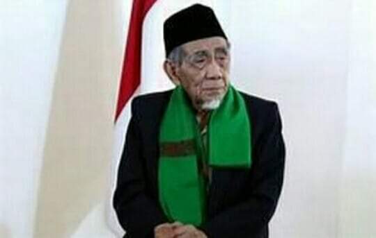 Ijazah Syaikhona KH. Maimun Zubair agar
mempermudah dapat rizqi yang banyak dan barokah.
Bacalah ( ﻳﺎﻟﻄﻴﻒ - Ya Lathif) sebanyak 129X setelah sholat fardu.
kemudian bacalah ayat di bawah sebagai doa 1X.
