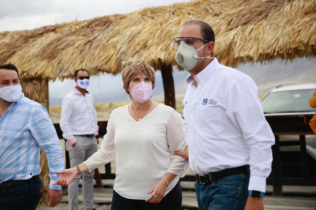 MarkoCortes's tweet photo. Estamos listos para pintar Coahuila de azul. Iniciamos la campaña en las calles, cercanos a las y los coahuilenses, escuchando y atendiendo sus peticiones, y comprometidos en que las y los diputados locales protegerán la economía, salud y seguridad de todos.
#AcciónParaCambiar https://t.co/GLCC6QGtvX