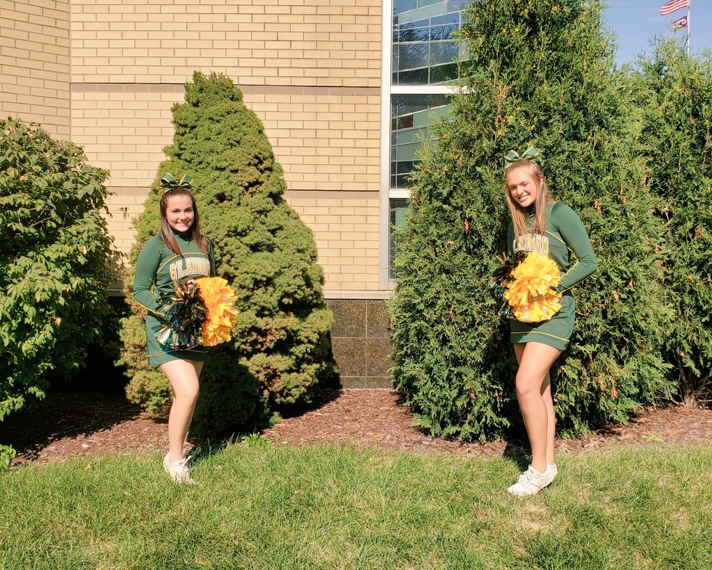 SEHS_CheerTeam's tweet photo. Congratulations Seniors! We love you! #OneTeamOneCheer @wearesteds @SEHS_Spirit @sja1890 @SJAAthletics @magsbluestreaks @MagsHSAthletics https://t.co/HNooVBeAJm