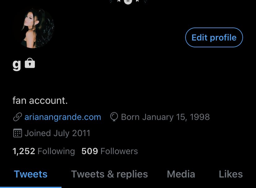 theepopprince's tweet photo. ARIANA GRANDE FOLLOW GIVEAWAY ! 
-
RULES: 
must be following me
retweet this tweet
stay active
sign a petition from the carrd below
-
ENDS IN TWO HOURS !! 
GOOD LUCK !!! https://t.co/TrYtZDaJrJ