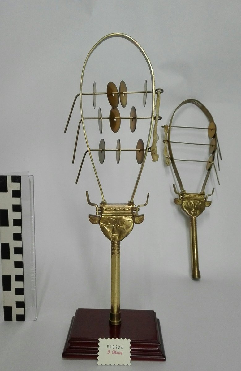 PepeMolt's tweet photo. #Sistro #Hathórico.
#Idiófono agitado o sacudido. #Egipto Antiguo, circa 850 a.n.e.
#Shaken #idiophone. Ancient #Egypt, c. 850 B. C.
Constructor/Maker: #PepeMoltó
Fuente de la primera imagen: https://t.co/TXrrFn3Nly https://t.co/m8Jr5CeW6w