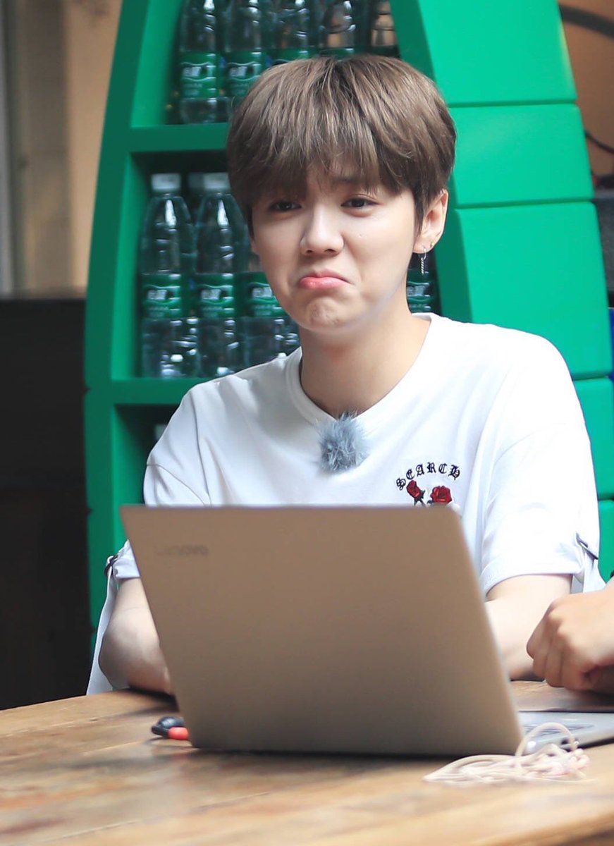 fanfanchanlia's tweet photo. 🐯 เสี่ยวลู่จะเลือกใครครับ
🐹 เอ่ออ
🐥 ตอบเร็วครับ ช้าโดนทำโทษน่ะ
🐹 คือ..ไม่เลือกไม่ได้หรอ
🐻 งั้น อยู่กันแบบนี้ก็ได้น่ะผมไม่ถือ
🐯🐤🐻 : ดีล
🐹 เห้ยย เรายังไม่ตอบเลยน่ะ
🐤 ตอบช้าถือว่าหมดสิทธิ์ครับ ยอมรับชะตากรรมเถอะครับ
🐹 ฮื่ออ หม่าหม๊า ช่วยด้วย!
#chanlu #hunhan #kailu https://t.co/VDVR4Em86f