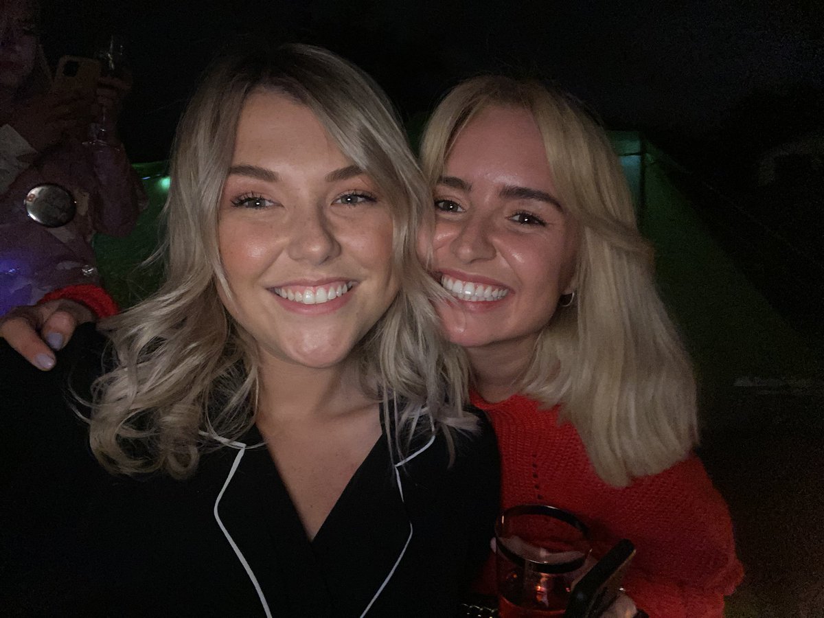 kayleighbonnerx's tweet photo. Who knew we would see the day where anne bonner is blonder than me https://t.co/WOa9BvEnzw