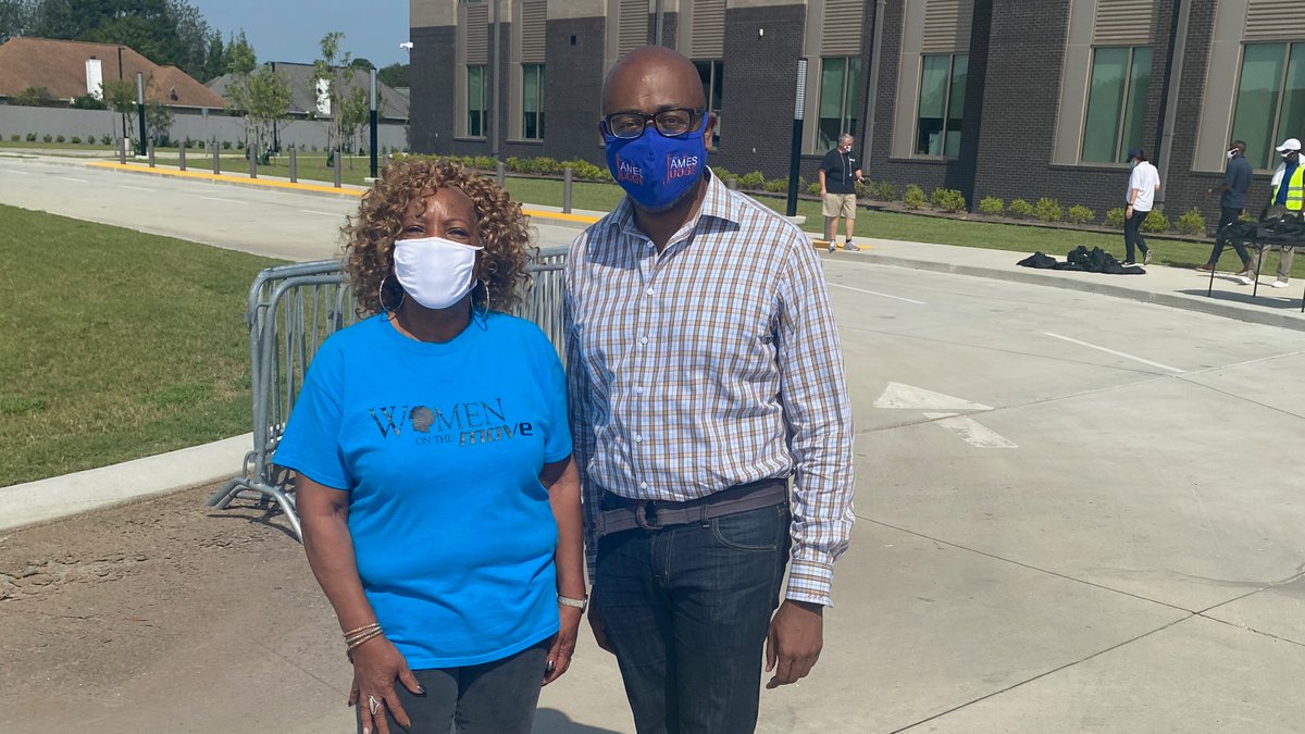 ElectElroyJames's tweet photo. I spent some time on the West Bank serving the community in these important times. #nola #nolajudge #westbank #algiers https://t.co/K22T1kGPcm