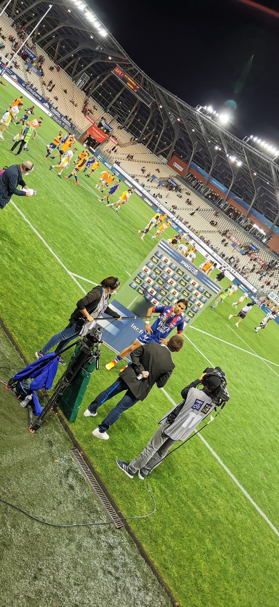 CASudRhoneAlpes's tweet photo. Félicitations 👏 au @FCGrugby qui s'impose au @stadedesalpes 27 à 17 contre @usonneversrugby #teamfcg https://t.co/BiKsC1dWpb