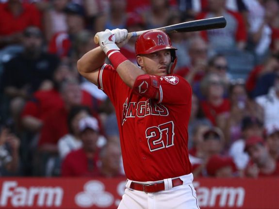 PeriodicoHoy's tweet photo. #PeriódicoHOY Trout iguala récord de Angelinos en victoria sobre Astros #DeportesHOY https://t.co/lOJRlRD9rw

#MikeTrout #LosAngelinos  #LosAstrosdeHouston #TimSalmon #LanceMcCullersJr. #MikeTrout #primerinning https://t.co/igaO1kkyNP