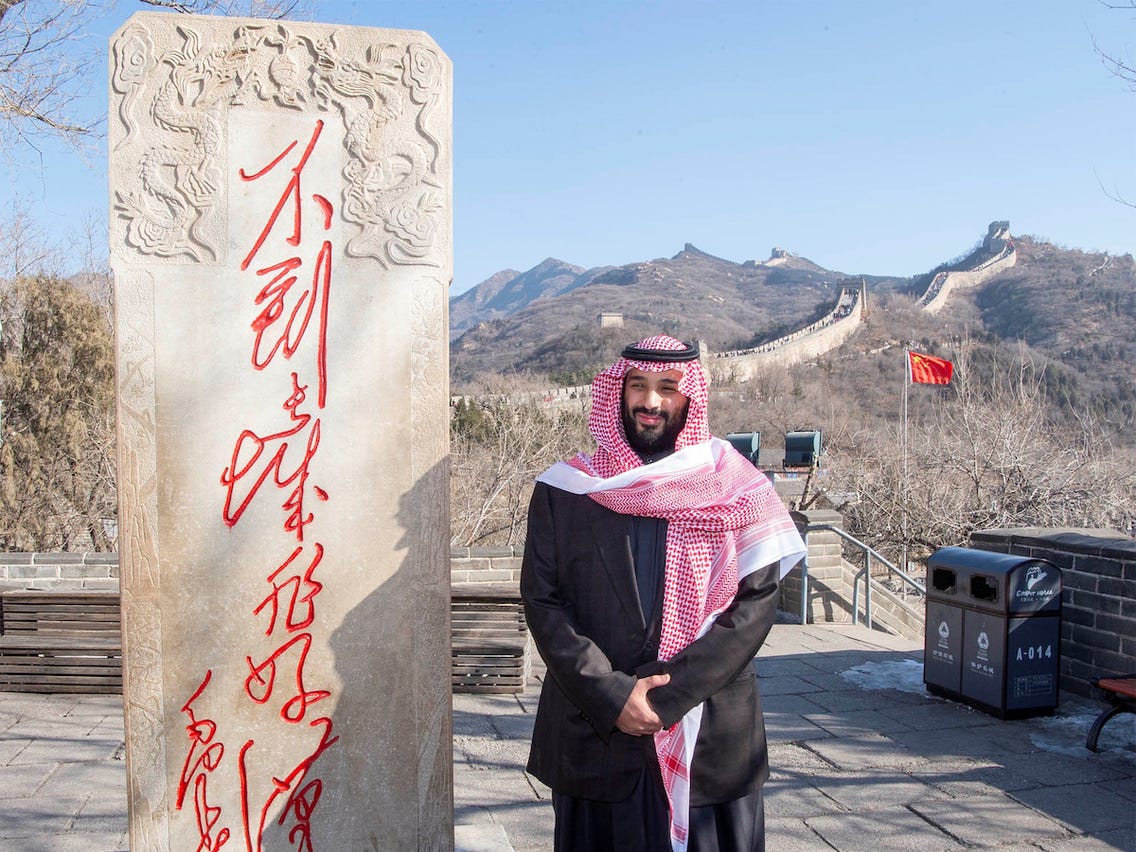 Dr_EssamAsiri's tweet photo. @AmbChenWeiQing @BadrFAlSaud @MOCSaudi @ksaembassyCHINA I #love all #Chinese #visual_art s and folk designs, I hope to study Chinese people's #visual_culture deeply, and make #friendship with the great Chinese artists to link our relations more stronger.
🇸🇦 ❤️ 🇨🇳 https://t.co/o7ZNb6I2WN
