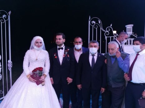 2 gün önce yayınlanan genelge maddeleri ve bugün yapılan düğün. Ne utanmaz insanlarsınız, pes!