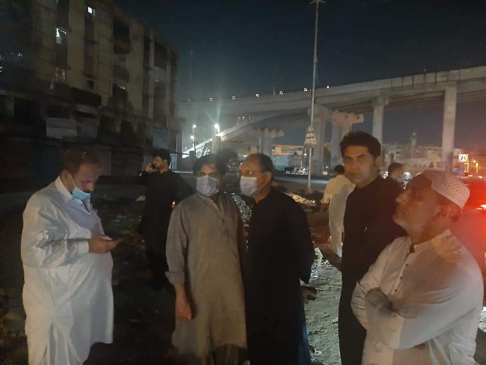 Muhamma17547819's tweet photo. Late night visit of Nagan Chowrangi and Yousaf Goth along with President PPP Karachi @SaeedGhani1 , Minister LG @SyedNasirHShah , President Distt West @Liaquataskani1 and Coordinator to Minister LG @Tarikkhattak regarding tomorrow's visit of Chairman PPP @BBhuttoZardari . https://t.co/n3kDOqYWRX