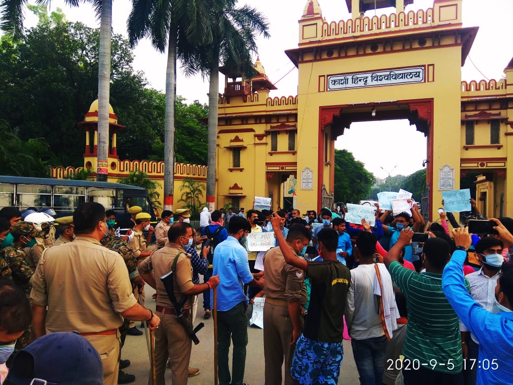 Sonu13372426's tweet photo. #stopuppclprivatization 
#savegovernmentjob https://t.co/VeWWUM370n