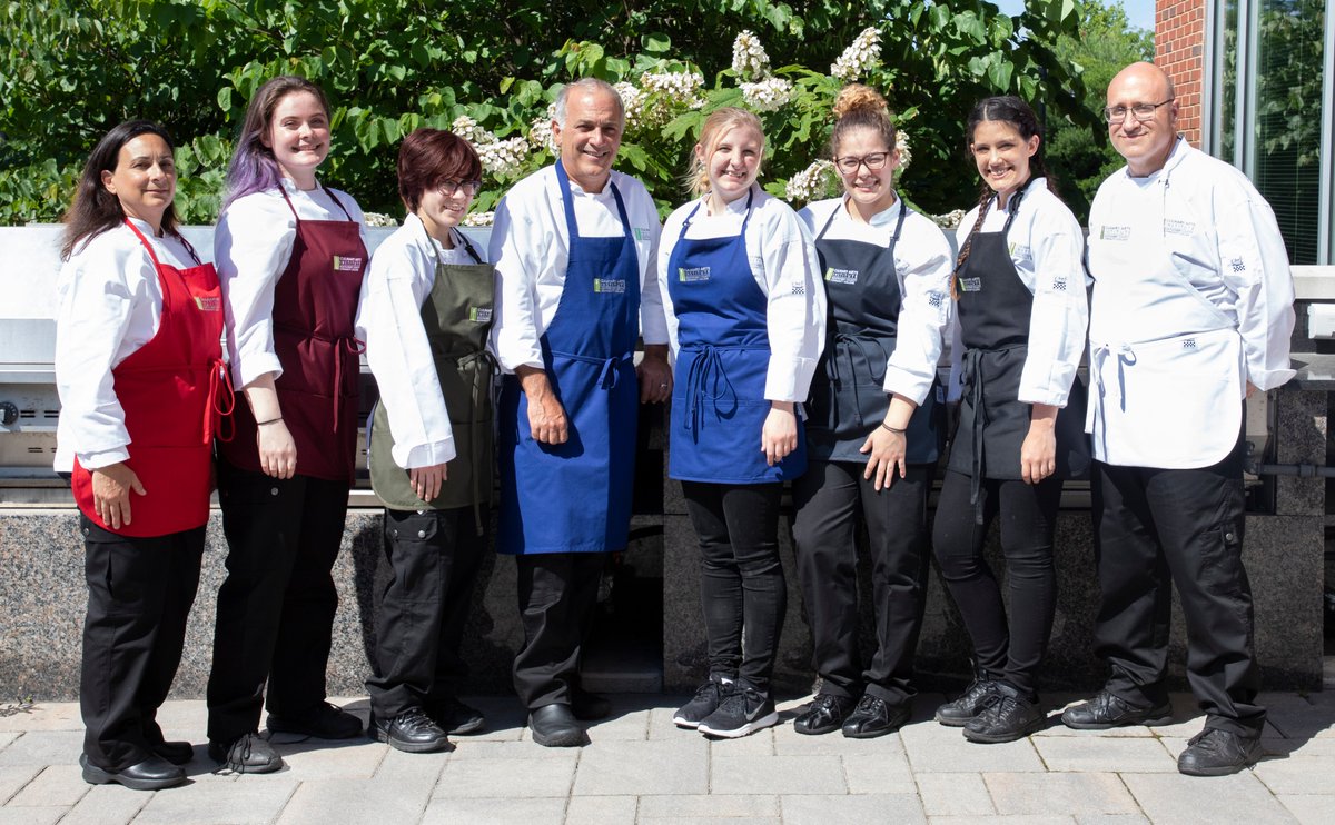 RITZFoodservice's tweet photo. Happy Labor Day!
#RITZFoodservice #LaborDay #HappyLaborDay #ChefRevival #Chefapparel #Chefaprons #Chefcoats #Chefpants https://t.co/NLsbVwjFeh