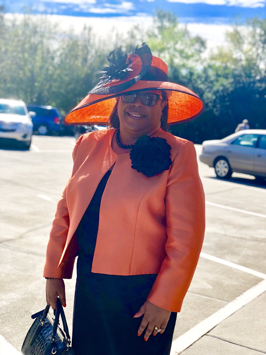 SirPNO1906's tweet photo. 🧡👑Happy 56th Birthday to a Queen who wears her crown well.🧡👑 
#TheQueenOfOurHearts
#CelebratingThePHirstMama
#WhateverItTakes2O2O https://t.co/uSzkvvk3oy