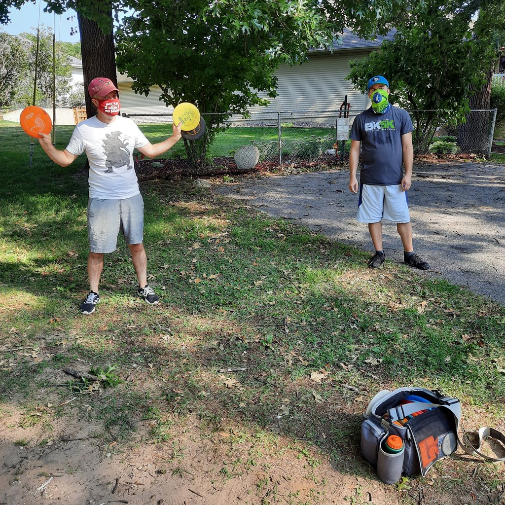 Week one of disc golf league! Social distancing ✔
.
.
.
#disc #discgolf #frolf #frisbeegolf #discgolfleague #lacrosse #wisconsin #lacrossewi #discgolfcourse