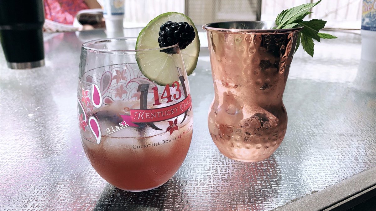 KFili11's tweet photo. Happy weird Derby! 

@gfjr82661 @HeavenHill1935 #julepsandjockeys https://t.co/vRc2BiDIMs