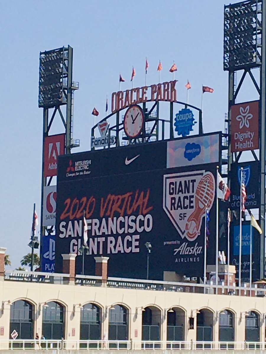 annritzma's tweet photo. #SweatieSelfie at the 2020 #GiantRace 10k @giantrace @AlaskaAir https://t.co/AhUvhxuVZe