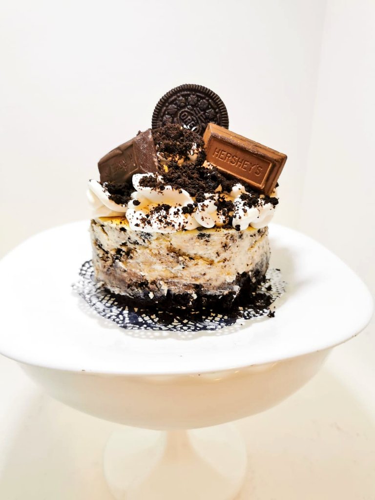 LaMiniPostreria's tweet photo. Queso + Oreo + Hersheys = Gloria💫 https://t.co/BqSzyaEaWY