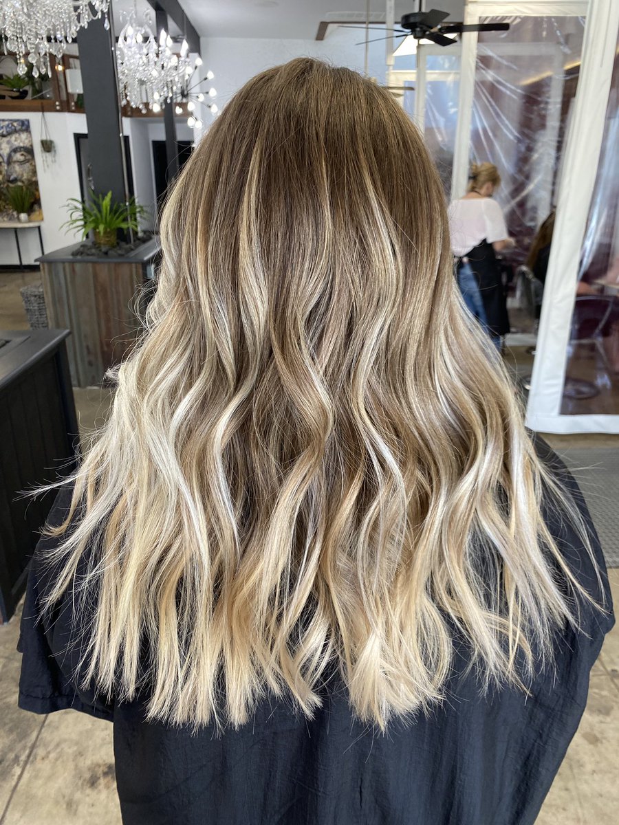 MsReapathy's tweet photo. New hair. 💕 https://t.co/ulYXYsiGHo