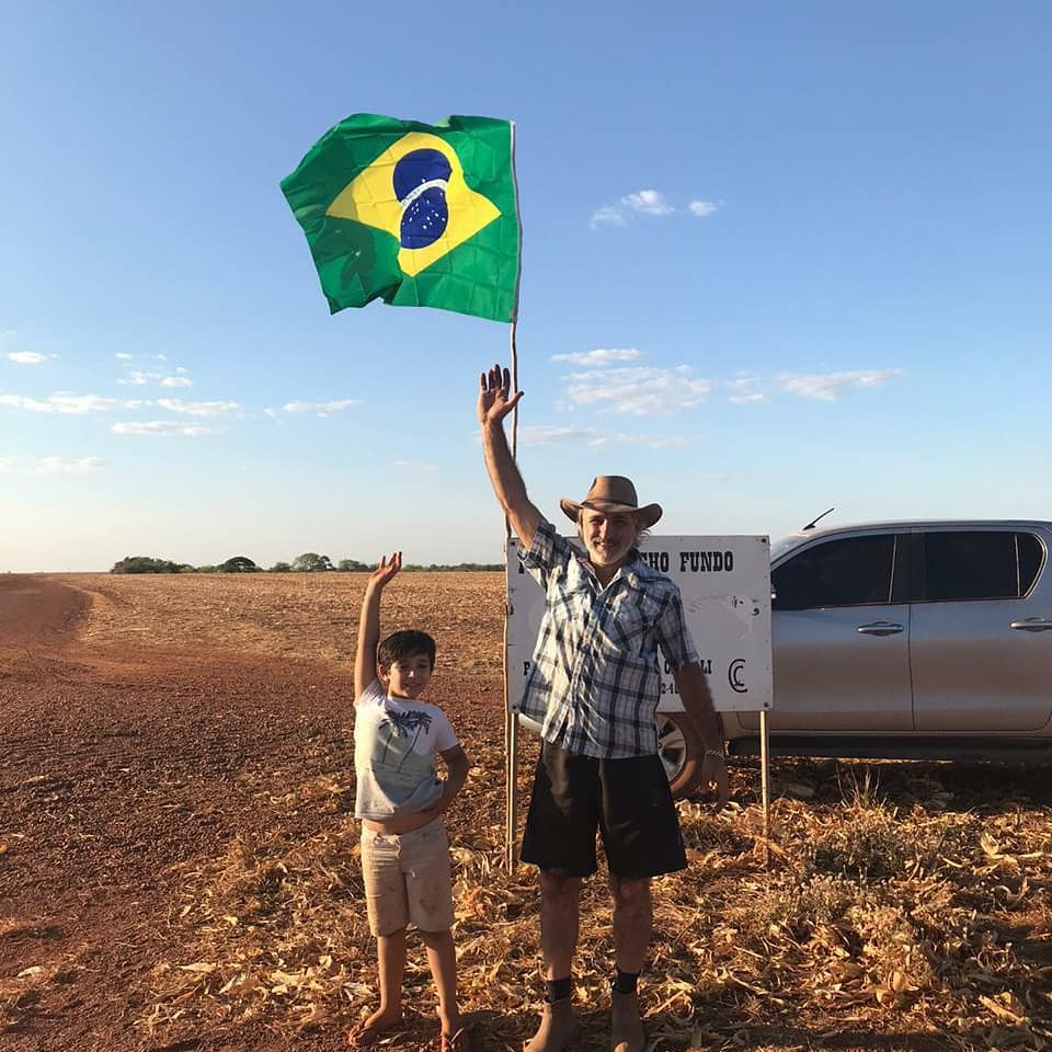 TerezaCrisMS's tweet photo. Semana da Pátria | Produtores rurais patriotas! Presidente @jairbolsonaro, o #agro é orgulho do 🇧🇷. #Produtorpatriota2020 #produtorpatriota https://t.co/see209krZ1