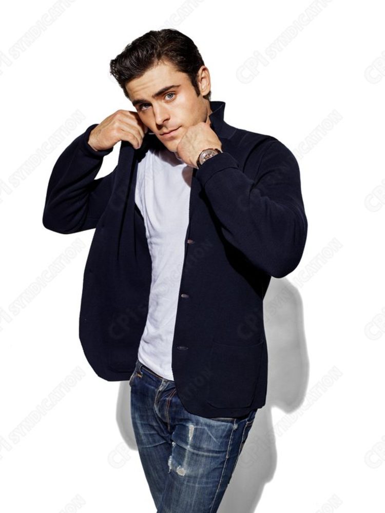 EfronWorldRu's tweet photo. Some new pics from Zac Efron - Men's Fitness/2016 photographed by Jeff Lipsky  https://t.co/u7MOG5O24I https://t.co/m9a8Bq4IzL