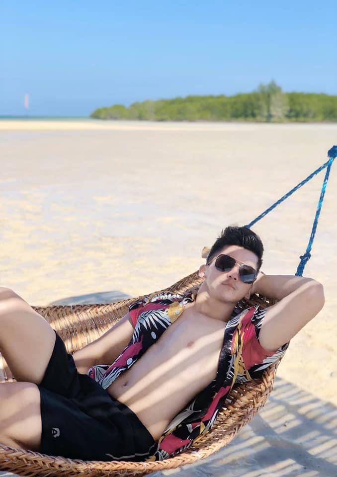 ေလာကမွာ ေဖာက္ျပန္တတ္တဲ့လူစားေတြ
ၿပီးရင္ ဒီတစ္ေယာက္ငါလိုက္ရင္ရပါတယ္ဆိုၿပီး
ကိုယ့္ဟာကိုယ္ဘဝင္ျမင့္ေနတဲ့သူေတြကို
အရြံဆုံးပဲ 🙂