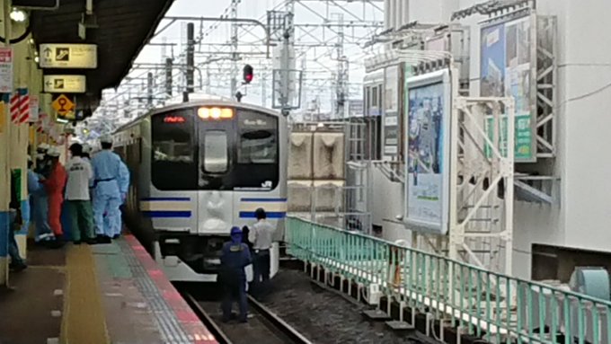 人身事故 総武線 快速 船橋駅で朝から人身事故 車両凹んでる 現地の画像や動画まとめ まとめダネ