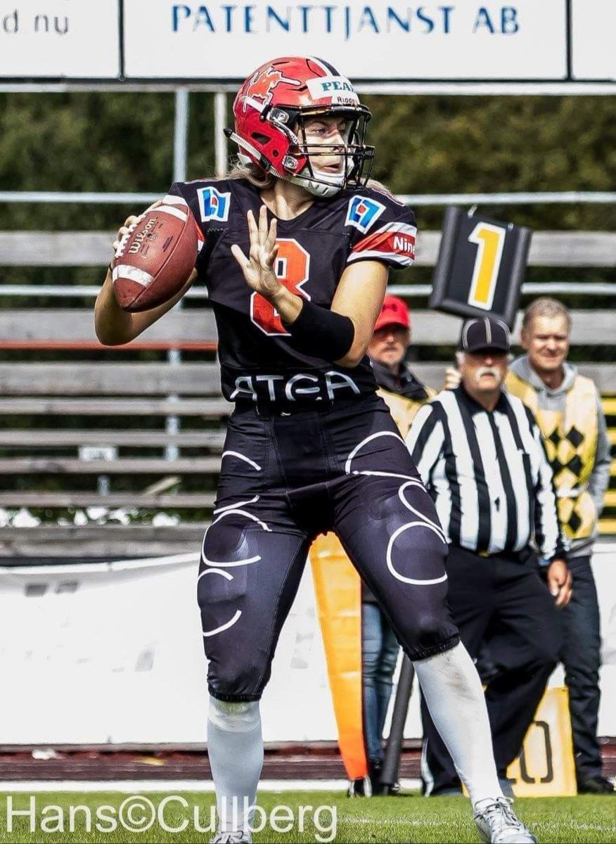 Following her successful debut for <a href="/crusaders1991/">Carlstad Crusaders</a> last Saturday, we reckon @SydneygeorgiaQB can be pretty happy with her maiden outing. We grabbed a minute with the QB sensation to see what she made of the experience: m.facebook.com/story.php?stor…. Image copyright of Hans Cullberg.