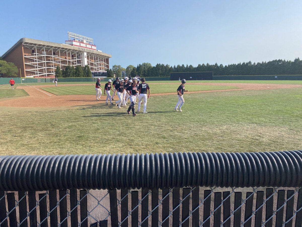 TaddGibby24's tweet photo. Big congrats 2 @emilionicasio06  w/2 bombs 💣 today at @NIU_Baseball - lots of hard work paying off. Going 2 be a nice bat 2 get 4 a college coach. @BRbackstop11 squad had the bats rolling today! #EastAurora @EATomcats #Bombs #Uncommitted #ESPTrained https://t.co/ED1qLPr3d9