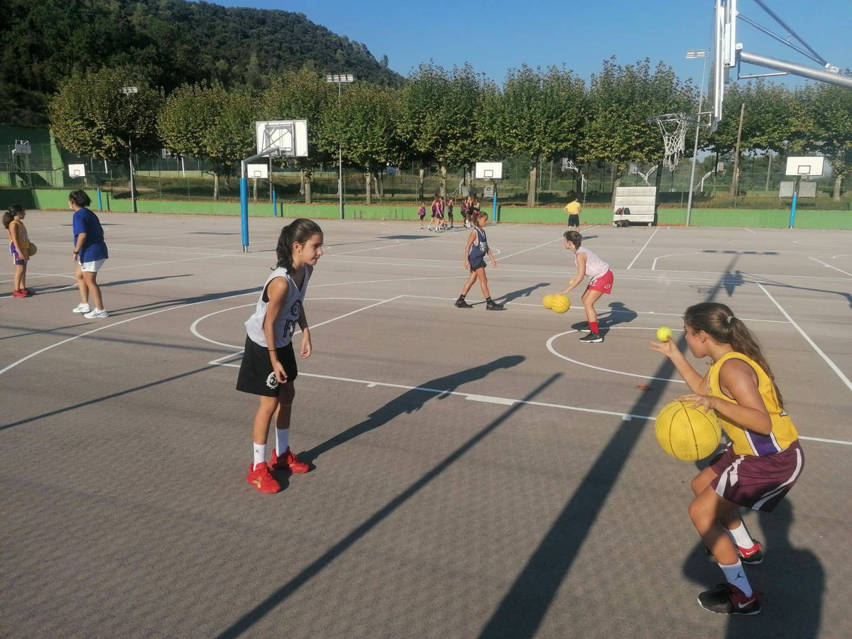 Bàsquet Femení Sant Adrià (FSA) 💜 tweet media