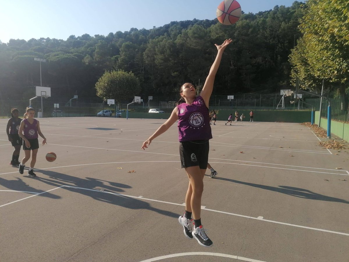 Bàsquet Femení Sant Adrià (FSA) 💜 tweet media