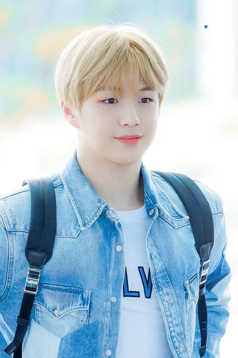 junecomel's tweet photo. Niel Morning
Which one is Kang Daniel?
#강다니엘 #KANGDANIEL @konnect_danielk

RT.                               Like. https://t.co/Xi4Z1jSsnh