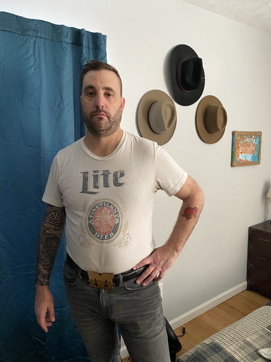 10,000 Bees tweet media