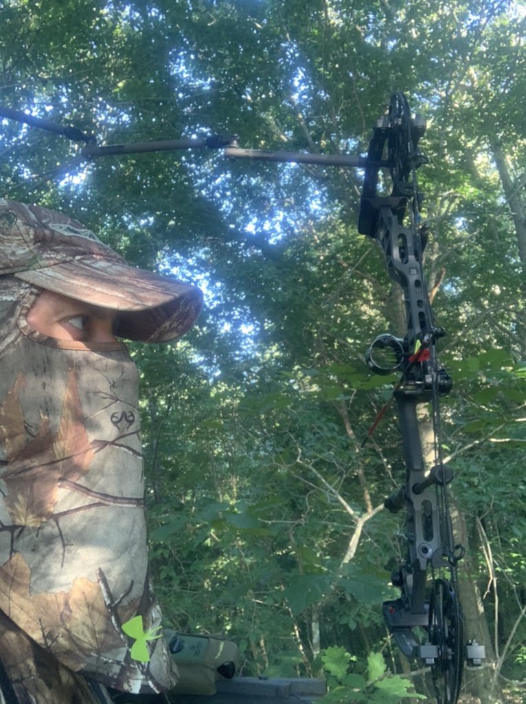 ACSOLcoach's tweet photo. 6 days till kickoff, but bow season kicked off today in KY. #shootlikeurhungry #mathewsvxr #morphpro https://t.co/S6V7agDGmO