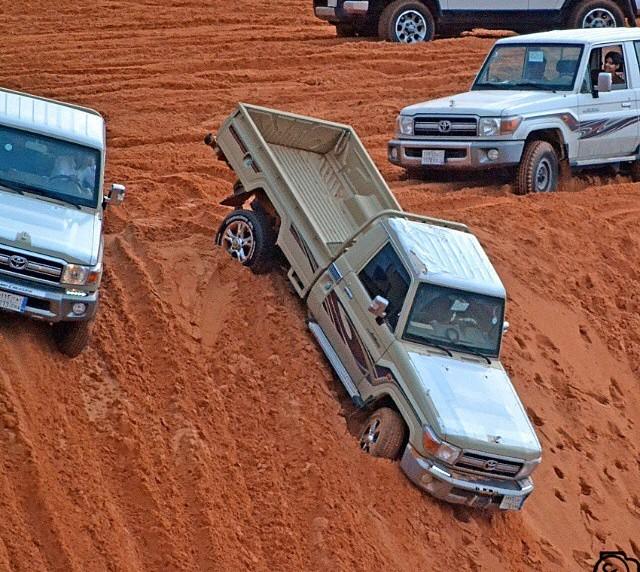 #الشاص  والعده  ونار المحاديق ...
والجو زاين في هواه وبراده