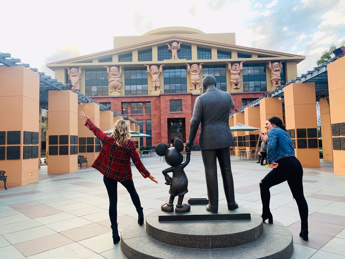 fortin_heather's tweet photo. Regretting not having taken any photos on set, but from day 1 to getting to see the first screening, it was an honor getting to work on this project. Life is weird &amp; wild, but sometimes dreams come true. ✨ Stream Mulan on Disney + ❤️. https://t.co/bQ3lCUg1PY