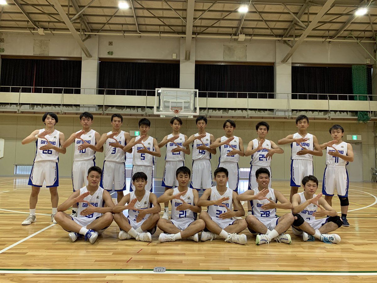 phgifu's tweet photo. 【チーム紹介🏀県立岐阜商業高校】
#県立岐阜商業高校 さんで
今週から始まる岐阜地区総体に向けて
#INTHEPAINT 製ユニフォームを作成して頂きました⛹️♂️✨
流行りのタイトシルエットでgoodな着こなしです😁👍🏻
#BLUESNAKES🐍
#パワーハウス岐阜 https://t.co/z4kKch0AQC