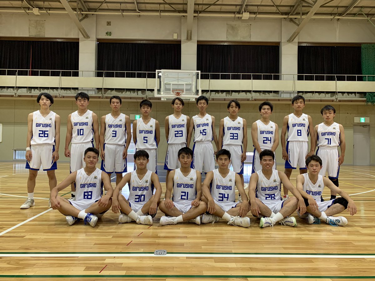 phgifu's tweet photo. 【チーム紹介🏀県立岐阜商業高校】
#県立岐阜商業高校 さんで
今週から始まる岐阜地区総体に向けて
#INTHEPAINT 製ユニフォームを作成して頂きました⛹️♂️✨
流行りのタイトシルエットでgoodな着こなしです😁👍🏻
#BLUESNAKES🐍
#パワーハウス岐阜 https://t.co/z4kKch0AQC
